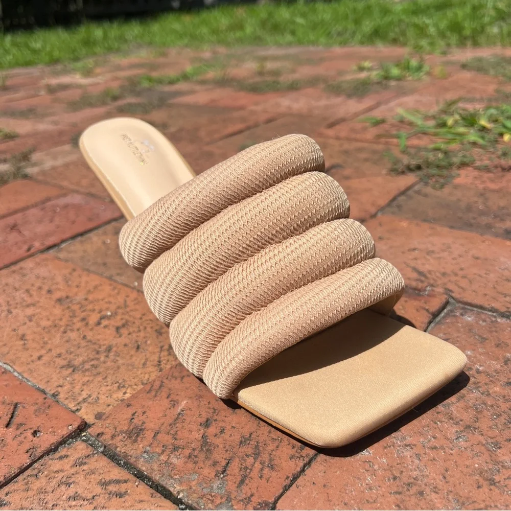 PrettyLittleThing Square-Toe Sandals - Picture 9 of 13